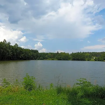 旅馆 Vysocina *